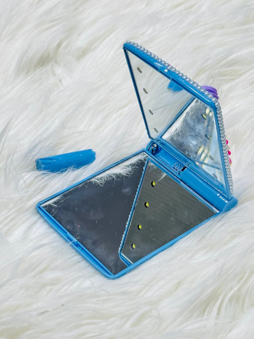 Hello Kitty Light-Up Compact Mirror – Kawaii Candy Design